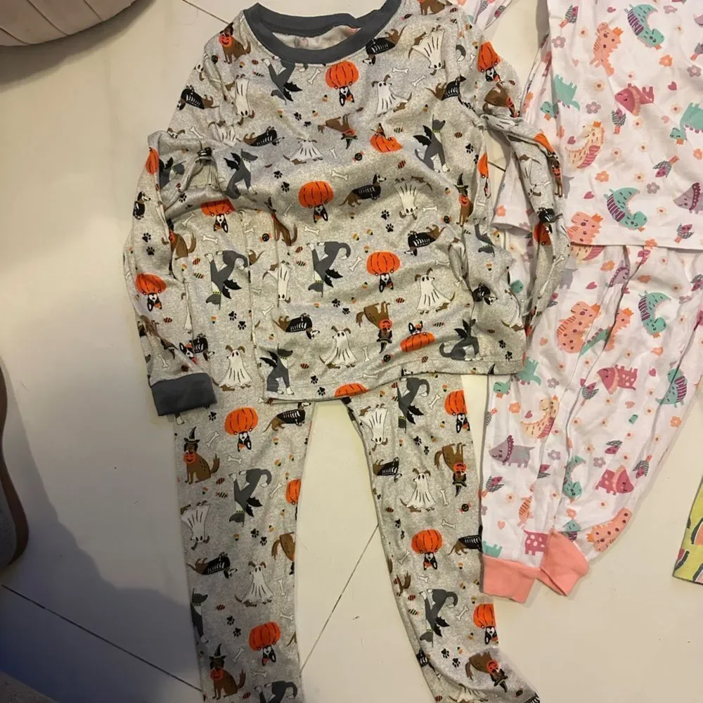 Mixed bundle of 3 girls pajamas